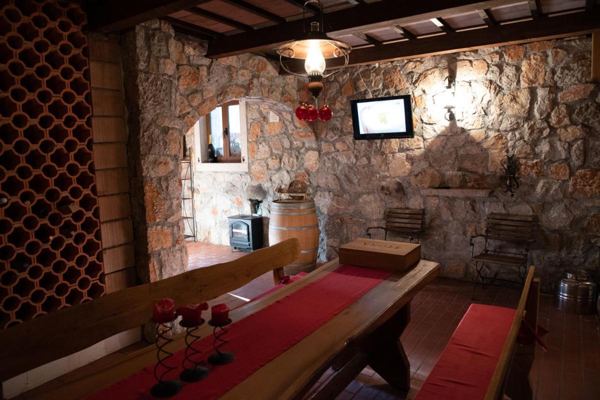 Castle House Rooms, Swimming Pool & Sauna & Tennis Court & Wine Cellar Sežana Exterior foto